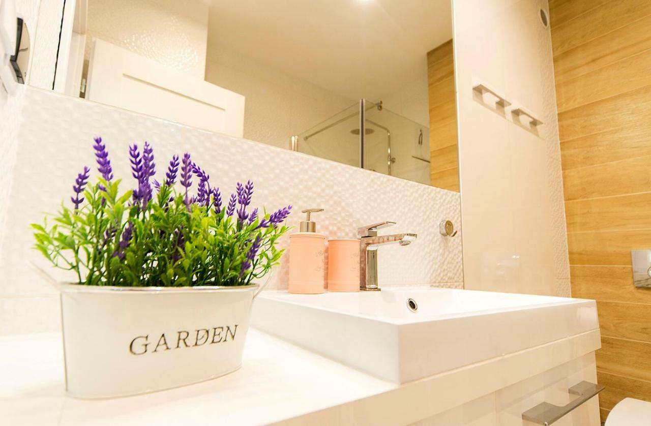 Pink Apartment Lesne Tarasy دجيفنوفيك المظهر الخارجي الصورة